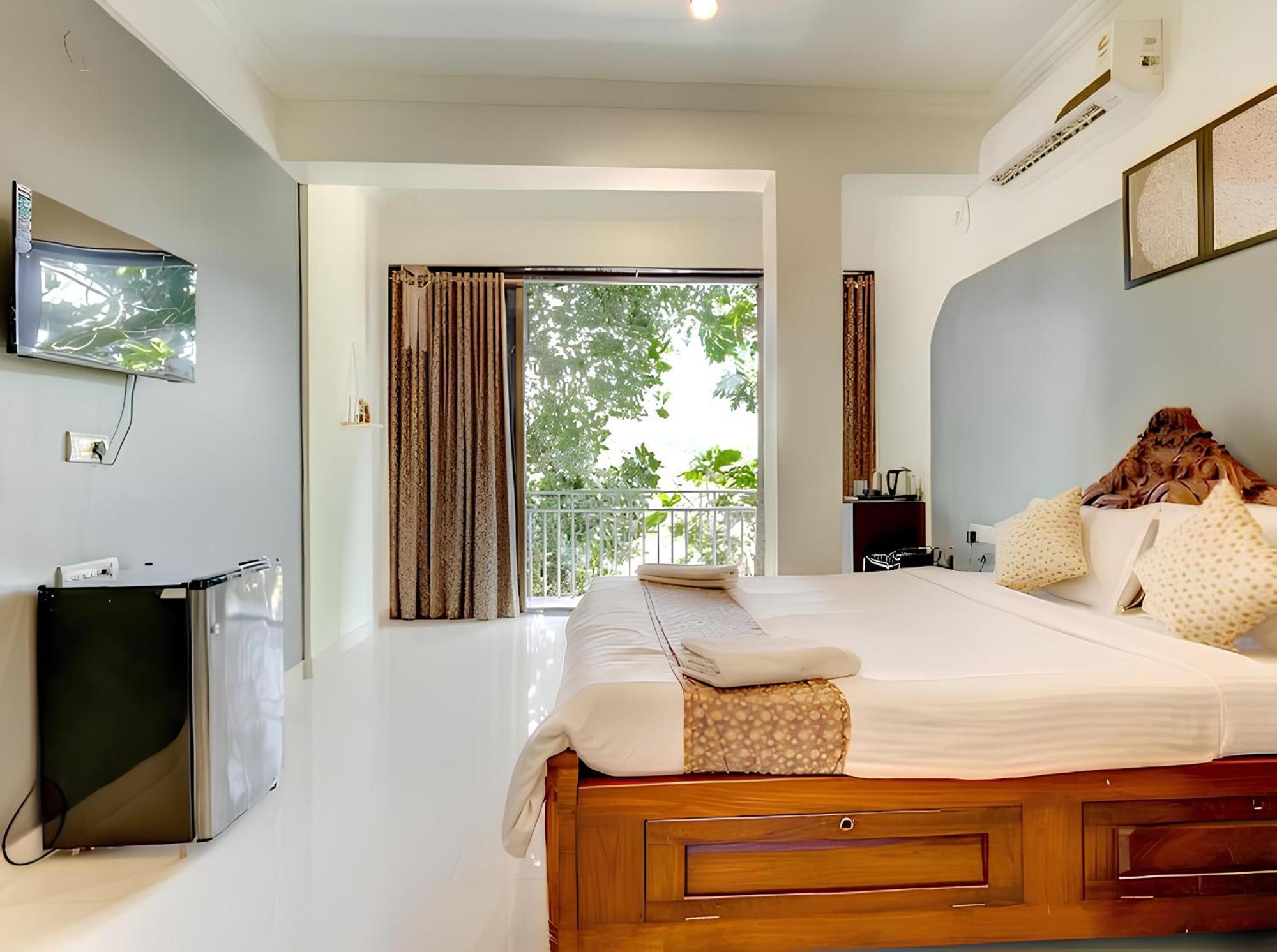 Hotel 7 Seas Vagator Ngoại thất bức ảnh