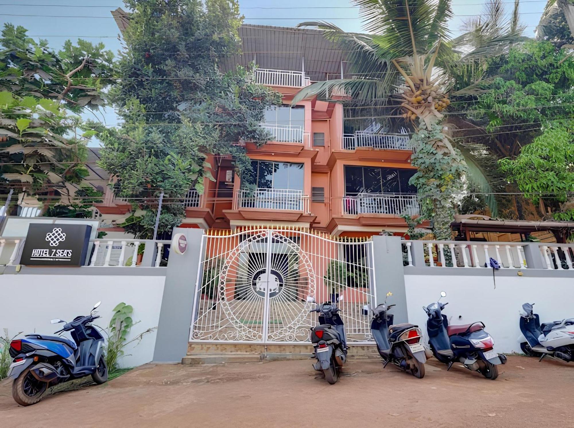 Hotel 7 Seas Vagator Ngoại thất bức ảnh